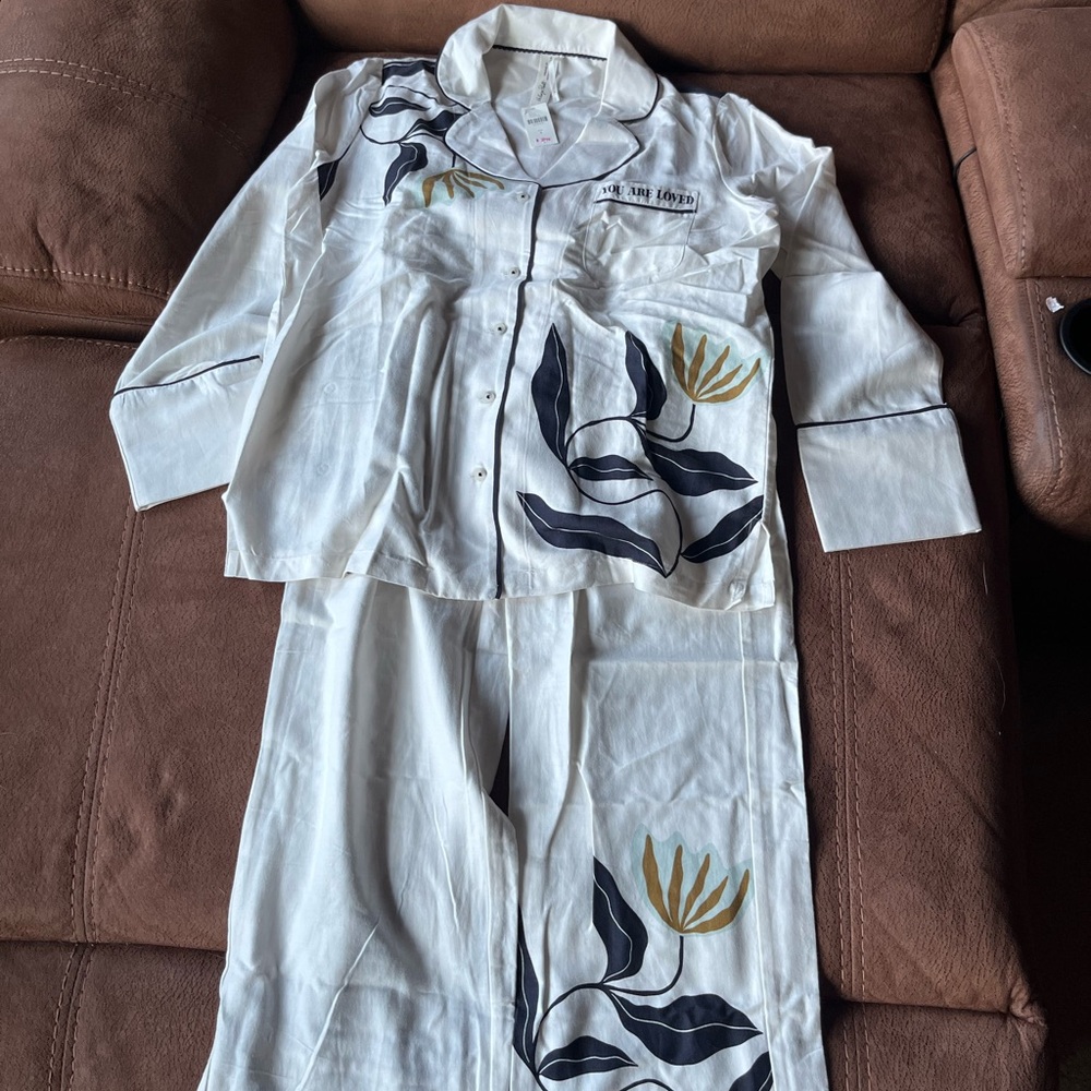 Anthropology women’s PJ set NWT
